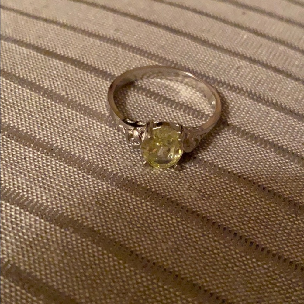 Sterling Silver citrine stone ring - Picture 3 of 5